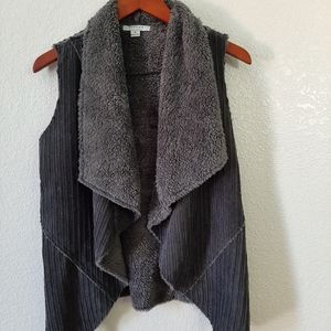 SLEEVELESS FAUX/CORD VEST SIZE S